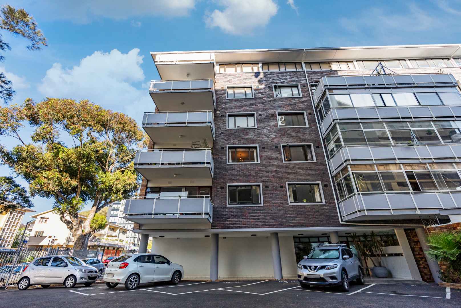 3 Bedroom Property for Sale in Sea Point Western Cape